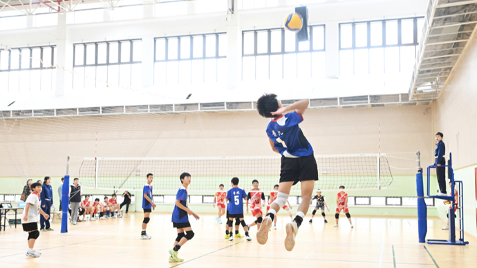 队记：鹈鹕不会贱卖琼斯和墨菲，要价不会低于一个首轮