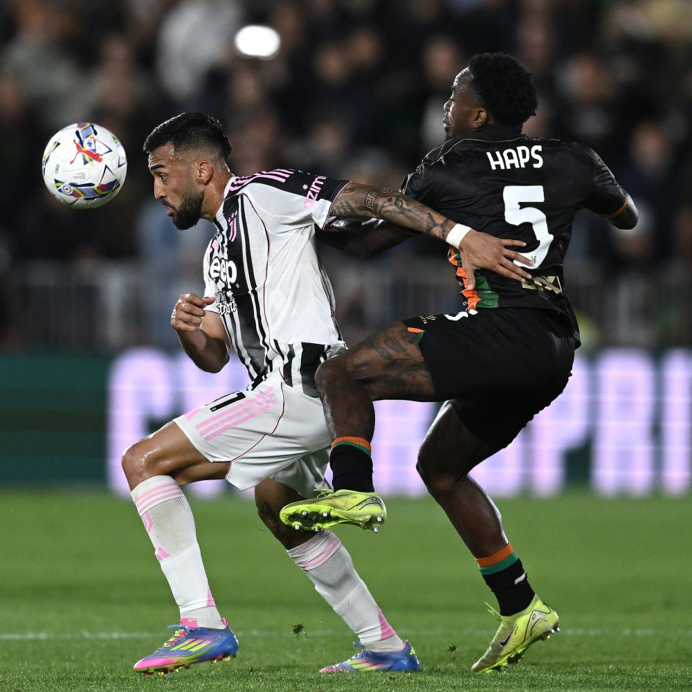 半场战报：本菲卡0-0勒沃库森，奥塔门迪中柱